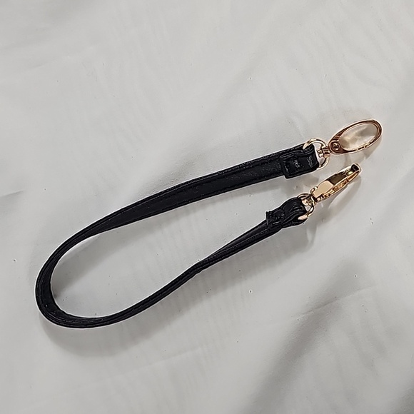 Elegant Black Shoulder Bag - Picture 7 of 9